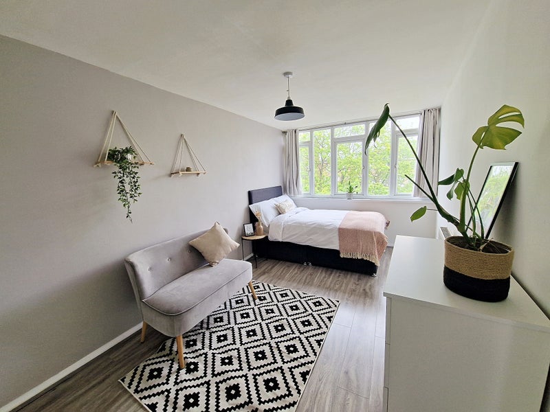 Room Carey Gardens in Greater London