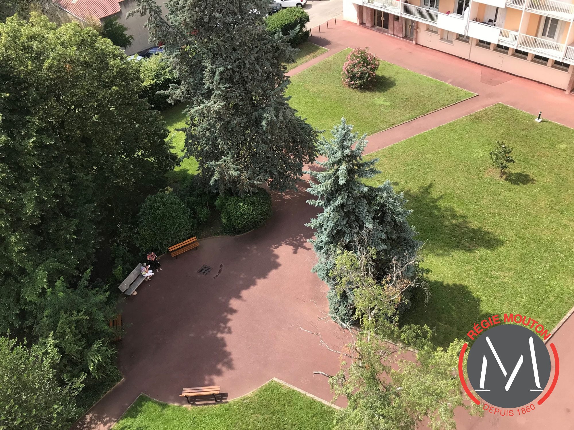 Flat Cours Émile Zola in Villeurbanne