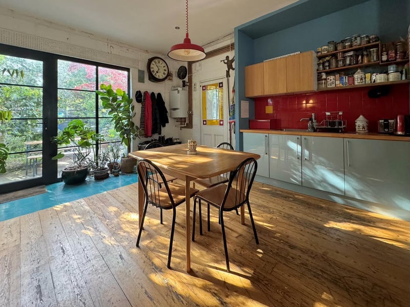 Room Regent Road in Greater London