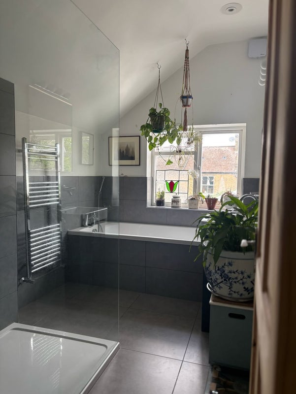 Room Regent Road in Greater London