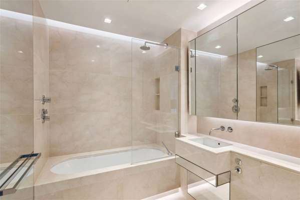 Flat Lillie Square in Greater London