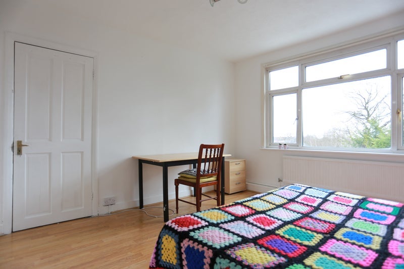 Room Durnsford Road in Greater London