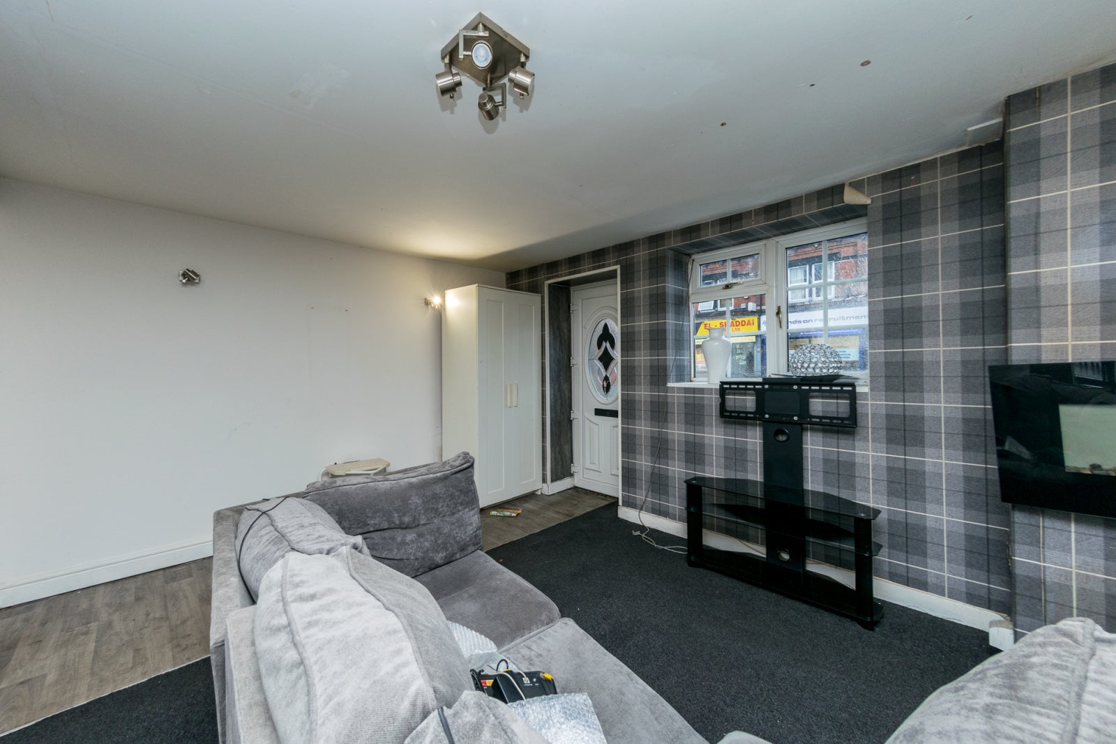 Flat Dewsbury Road in Leeds