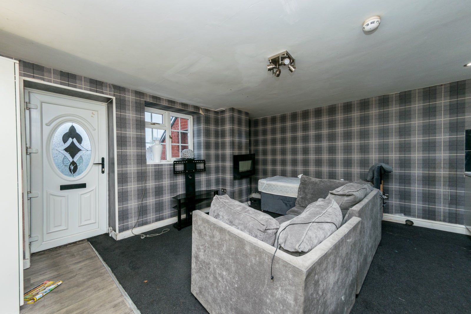 Flat Dewsbury Road in Leeds