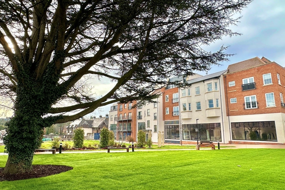 Flat Falkers Court in Waverley