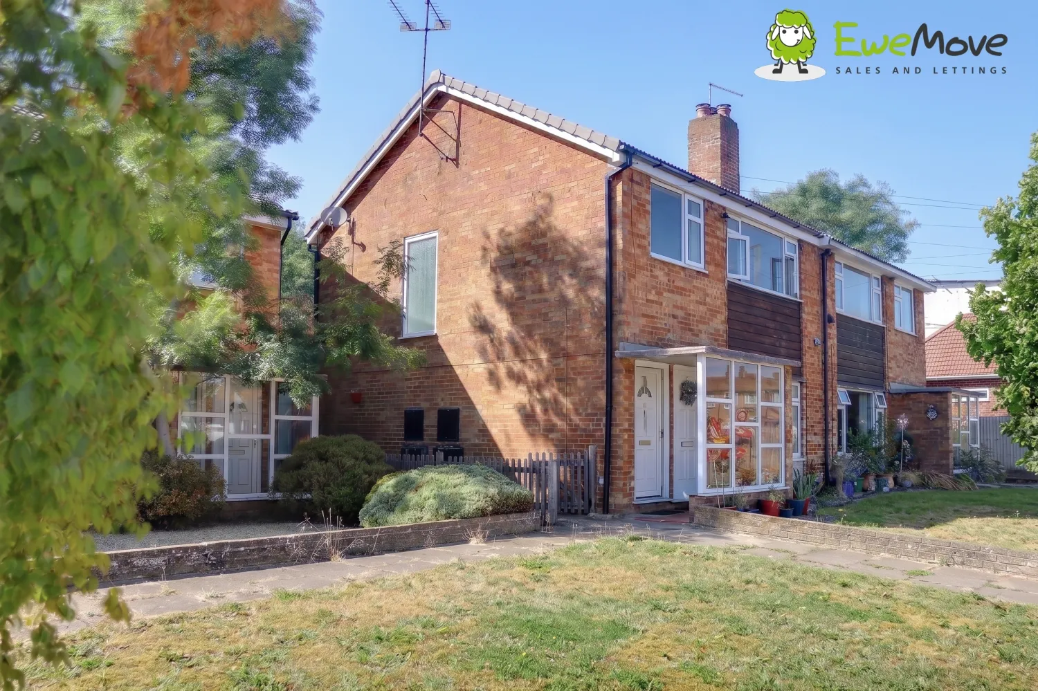 Flat Hitchin Road in Luton