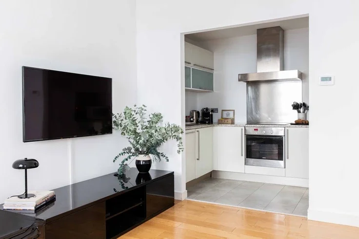 Flat Hertford Street in City of Westminster