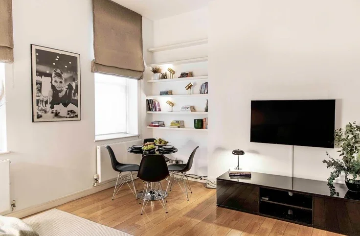 Flat Hertford Street in City of Westminster