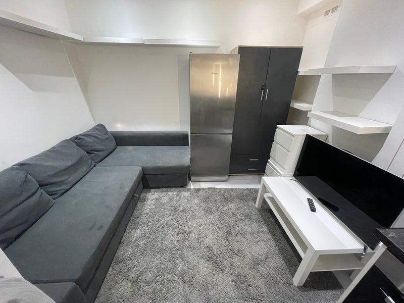 Flat Fernham Road in Greater London