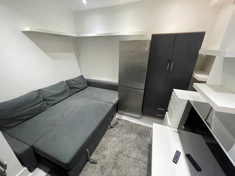 Flat Fernham Road in Greater London