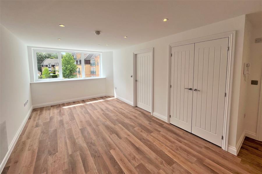 Flat Power Close in Guildford