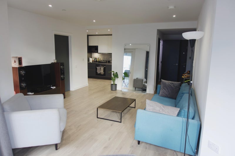 Flat Parkes Street in Greater London