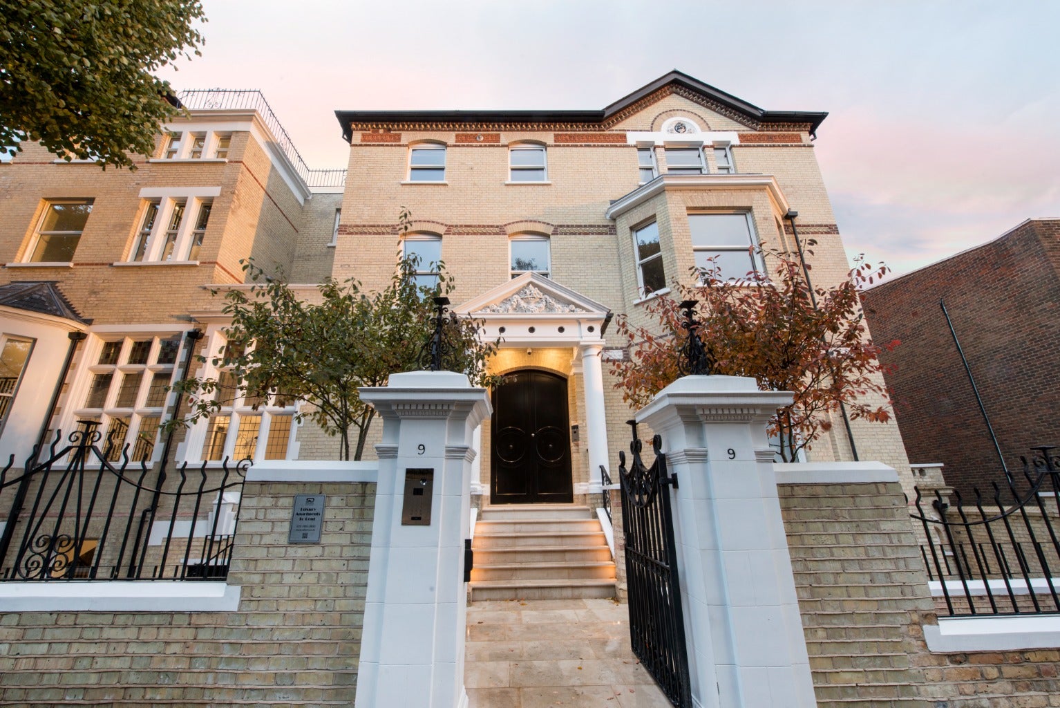 Flat The Chase in Greater London