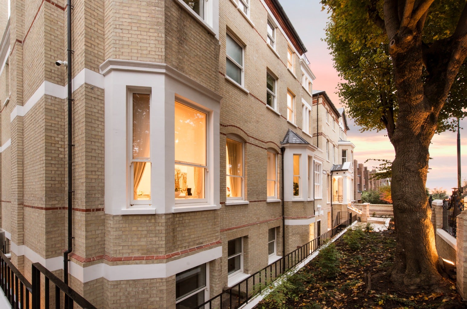 Flat The Chase in Greater London