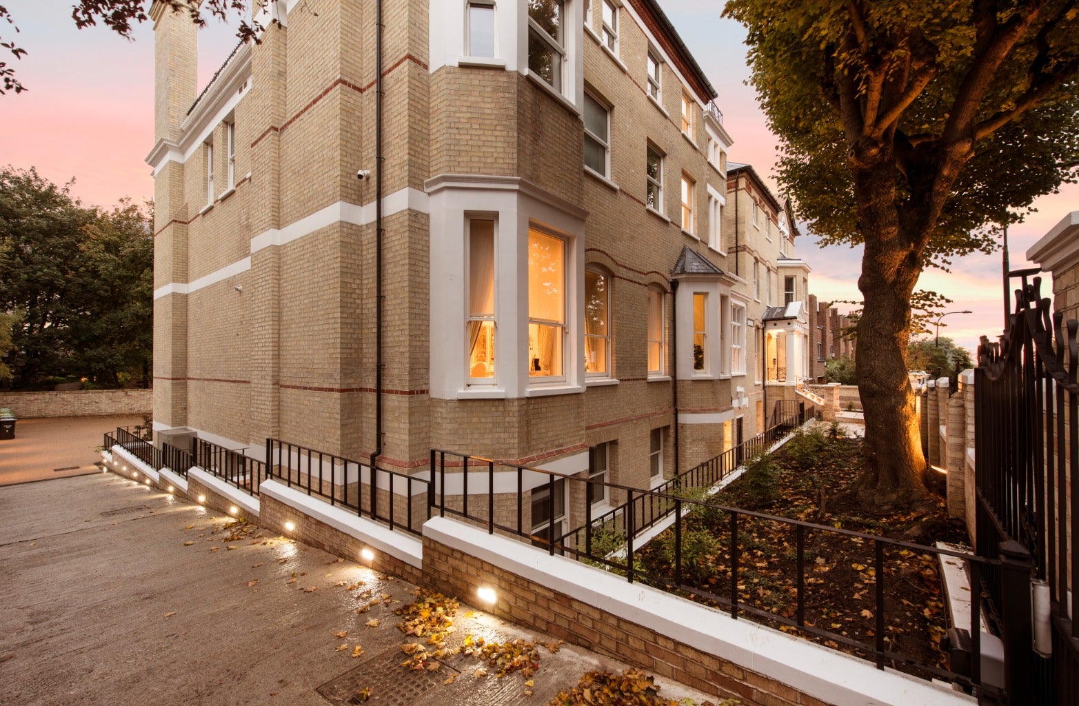 Flat The Chase in Greater London