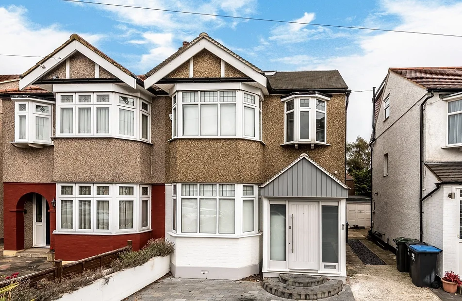 House Tenniswood Road in Greater London
