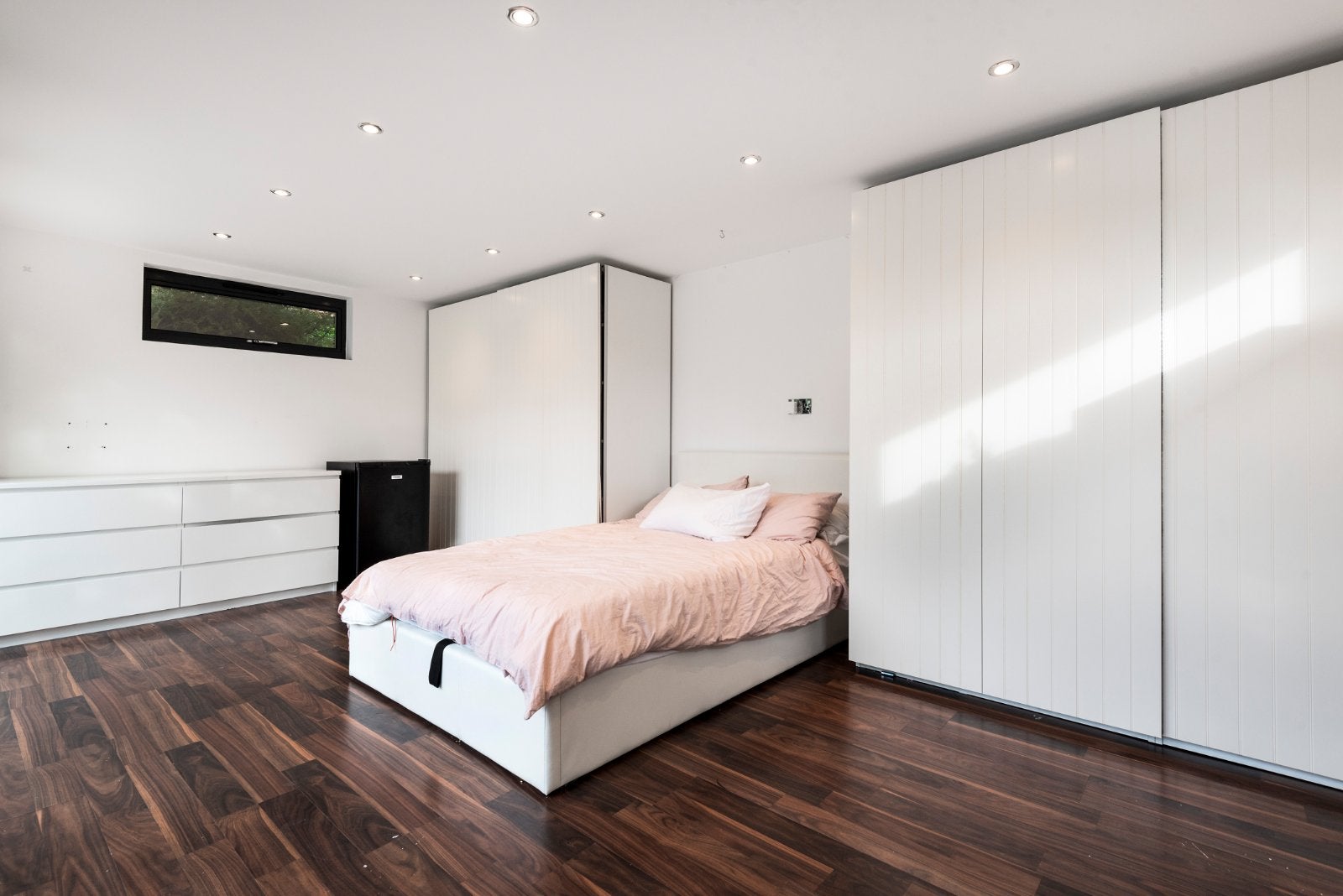 House Tenniswood Road in Greater London