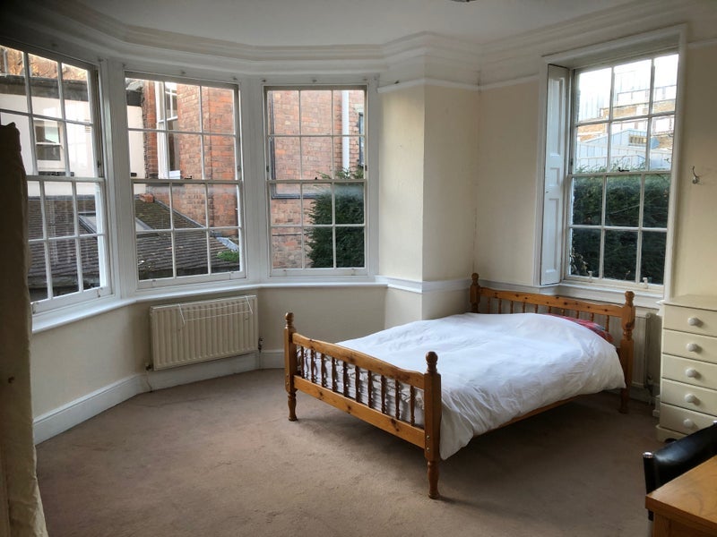 Room East Hill in Greater London