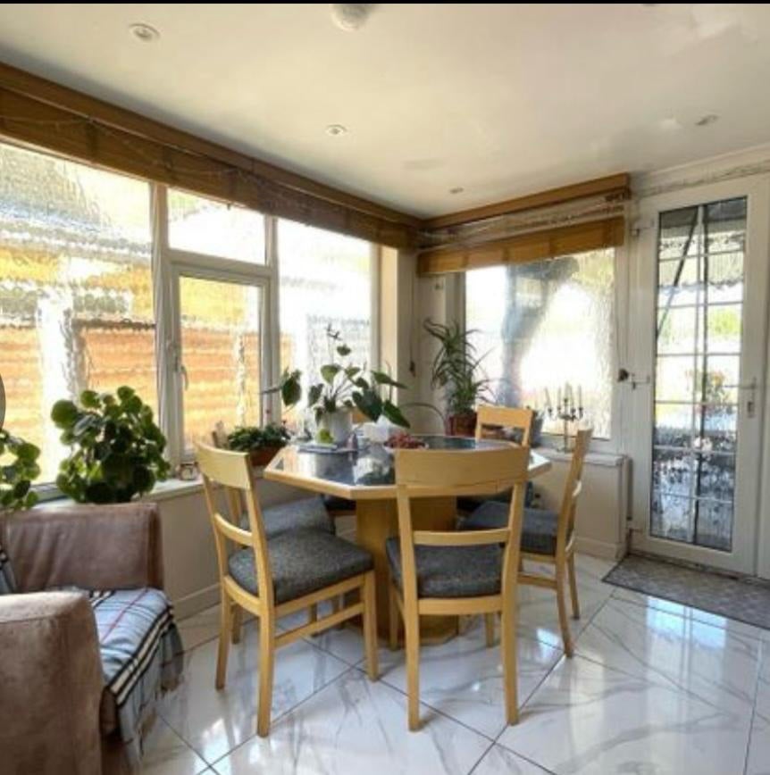 Room Tachbrook Road in Greater London