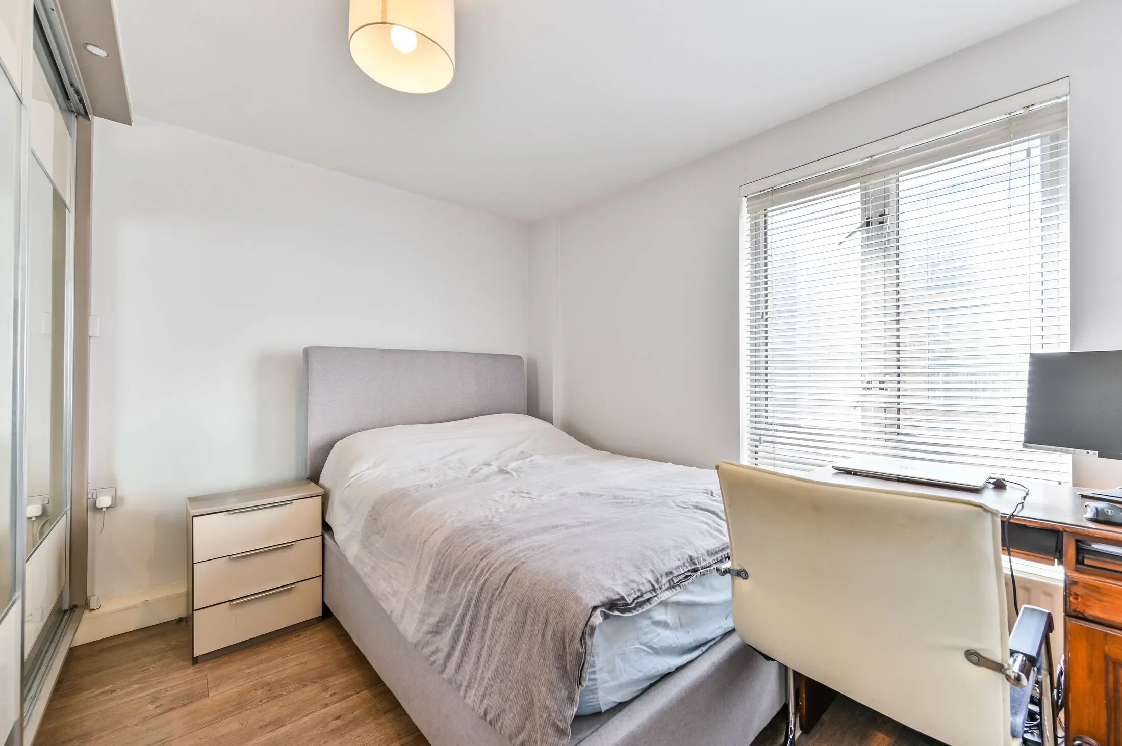 Flat Ebenezer Street in Greater London