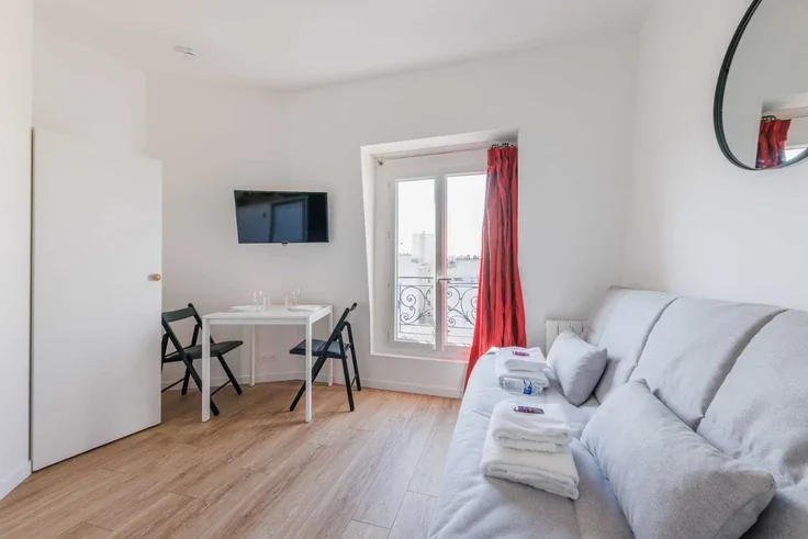 Flat Rue de Bagnolet in Paris