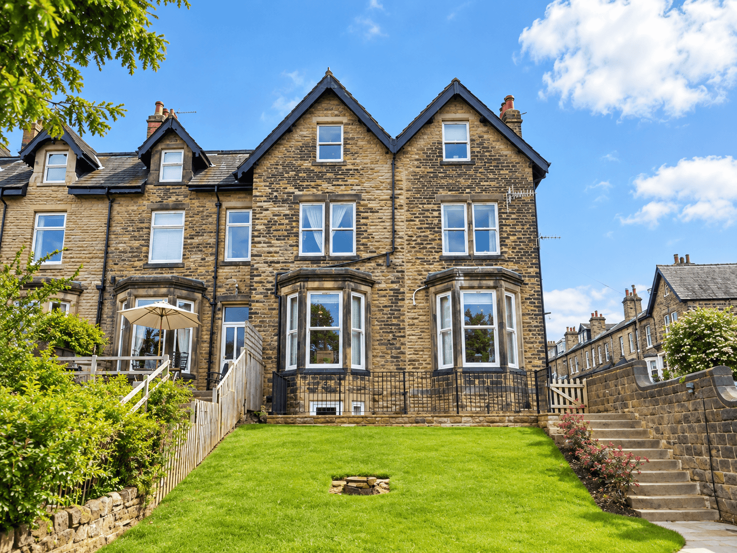 Flat South View Terrace in Leeds