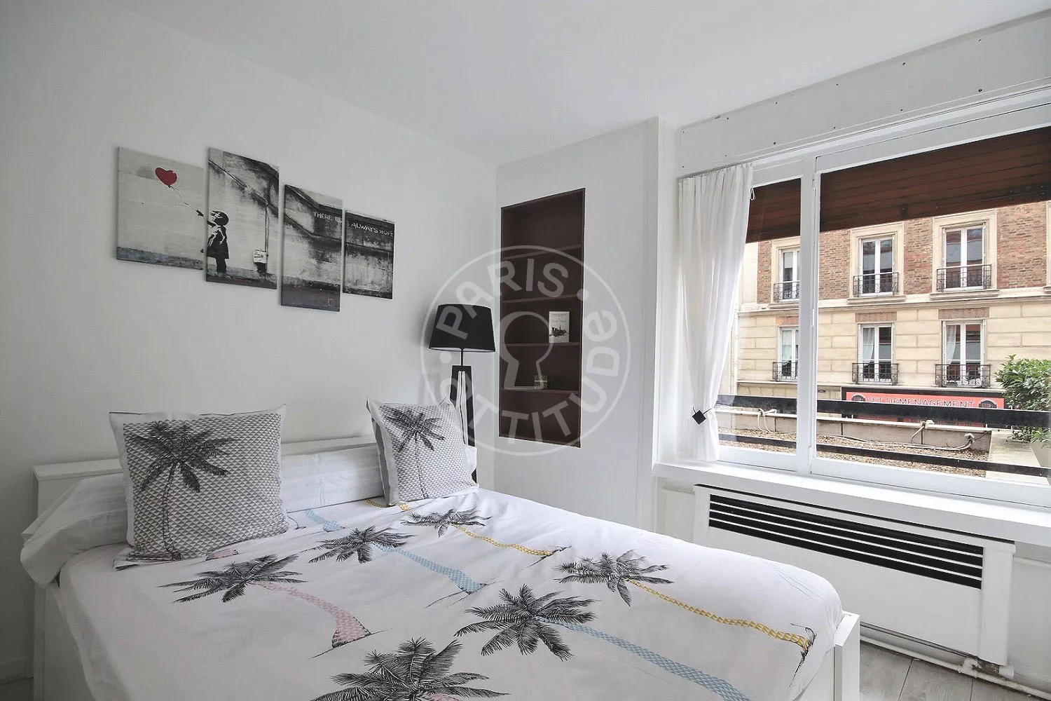 Flat Rue Laugier in Paris