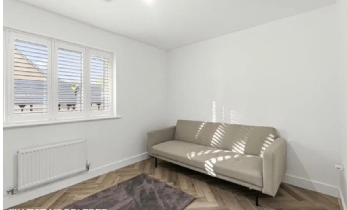 Room Schofield Way in Hoddesdon