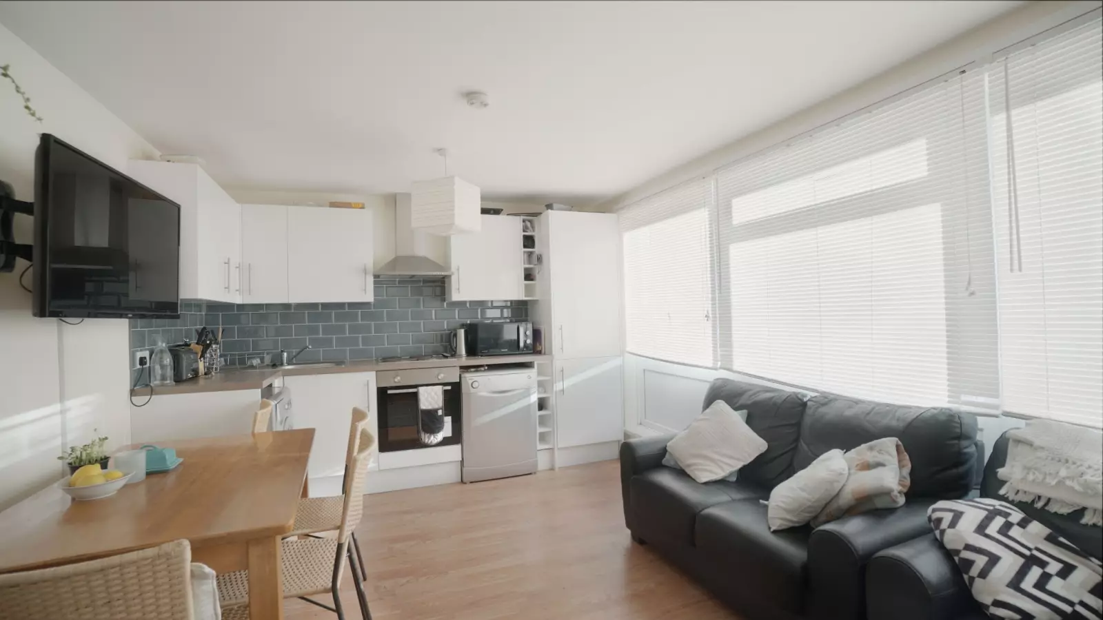 Room Hereford Road in Greater London