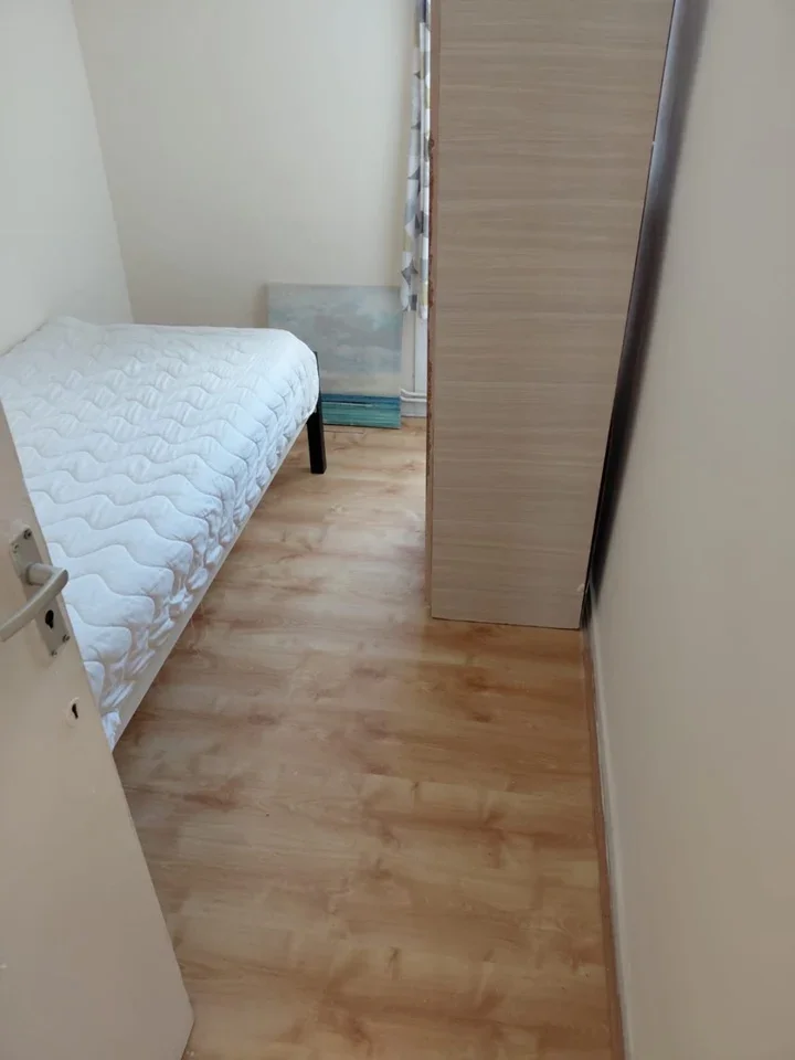 Flat Lollard Street in Greater London