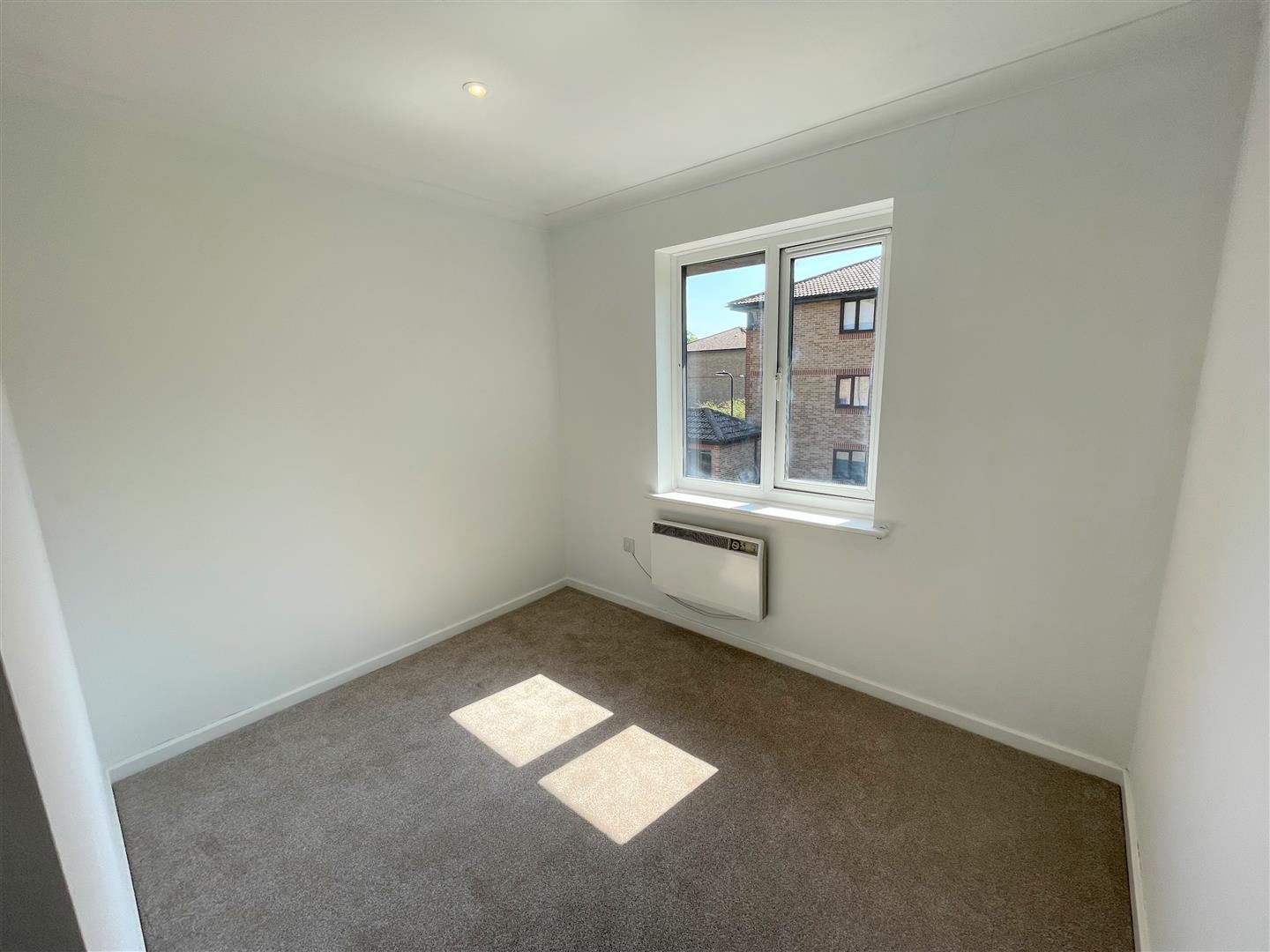 Flat Kern Close in Southampton