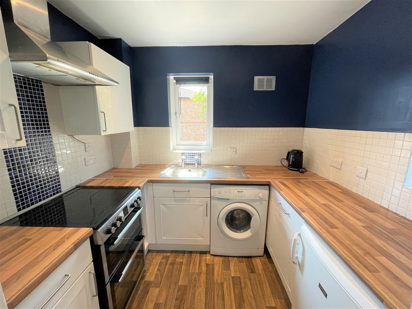 Flat Kern Close in Southampton