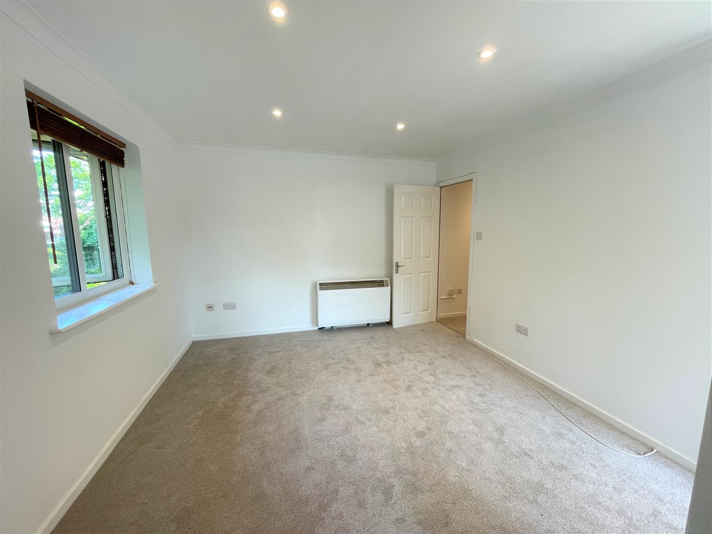 Flat Kern Close in Southampton