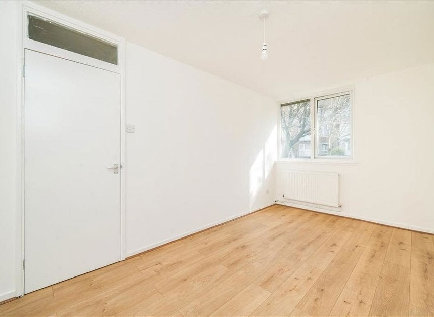 House Redcastle Close in Greater London