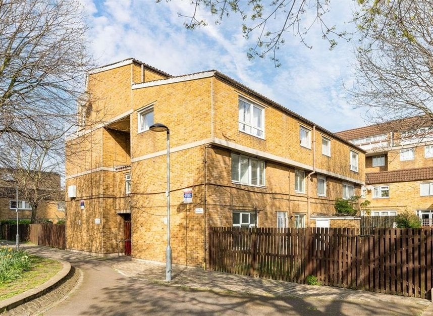 House Redcastle Close in Greater London