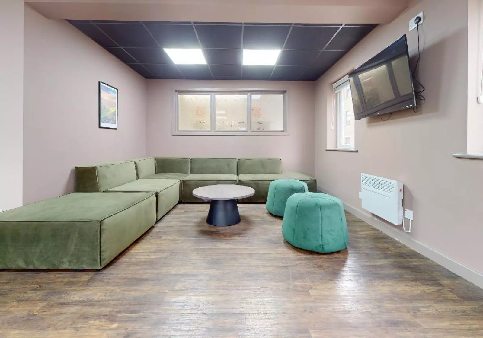 Room Crowther Street in Kirklees