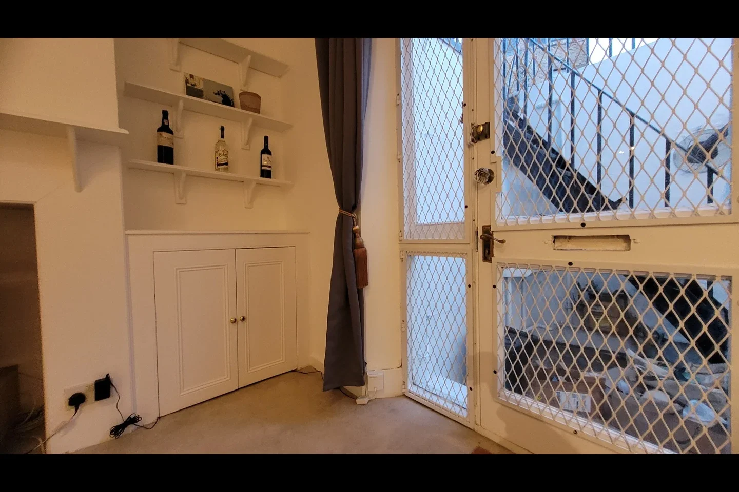 Flat Turpentine Lane in City of Westminster
