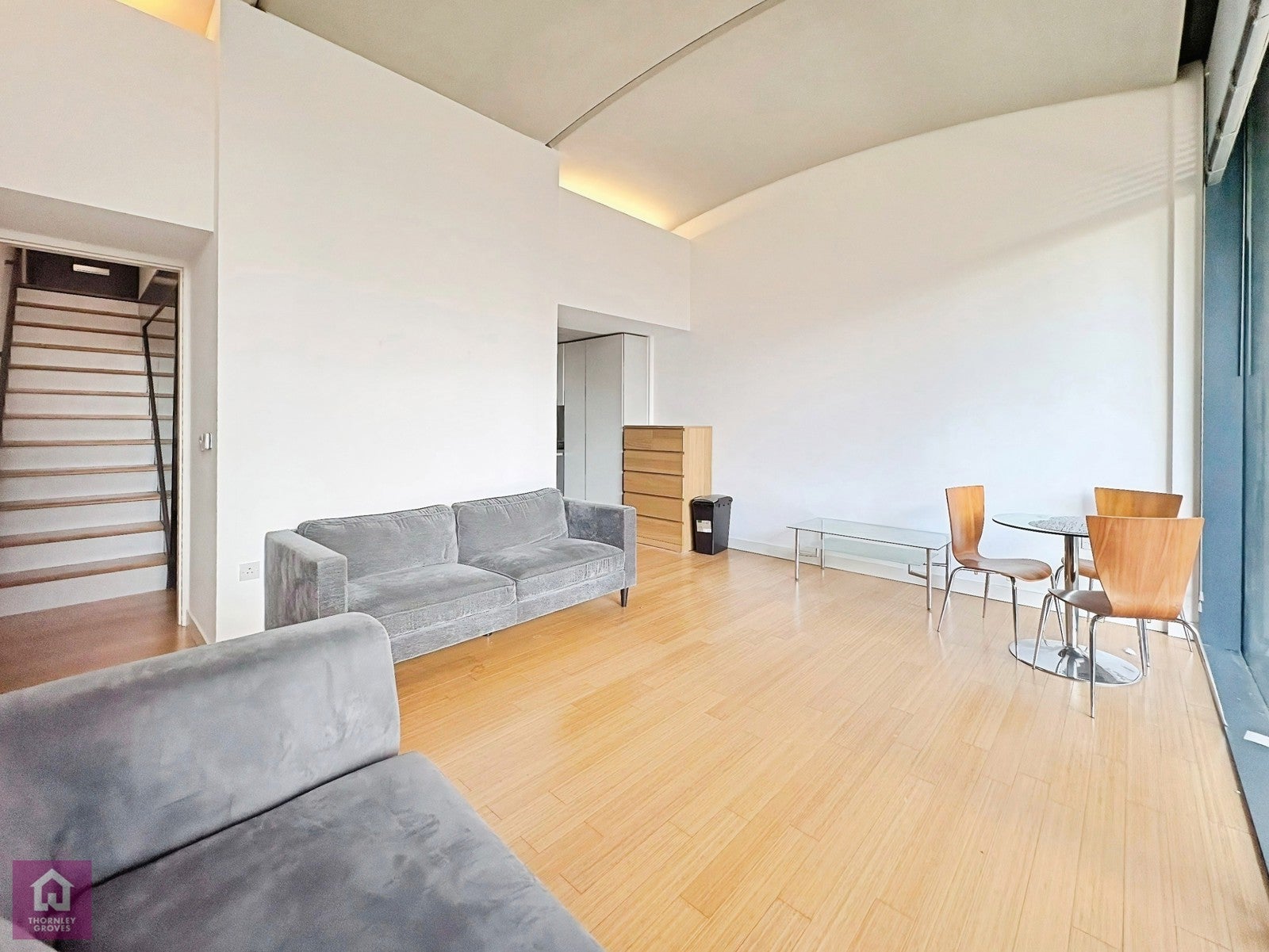 Flat Woodfield Road in Trafford