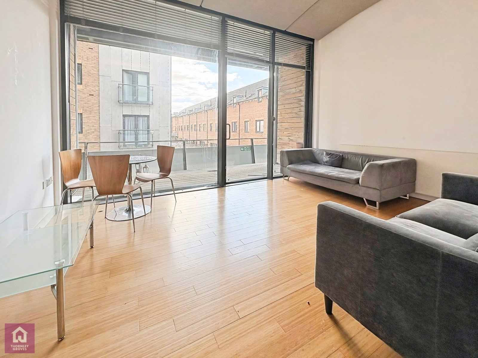 Flat Woodfield Road in Trafford