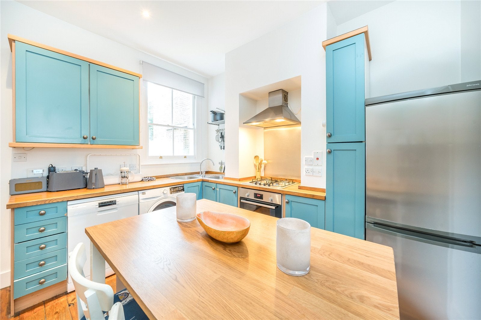 Flat Bowood Road in Greater London