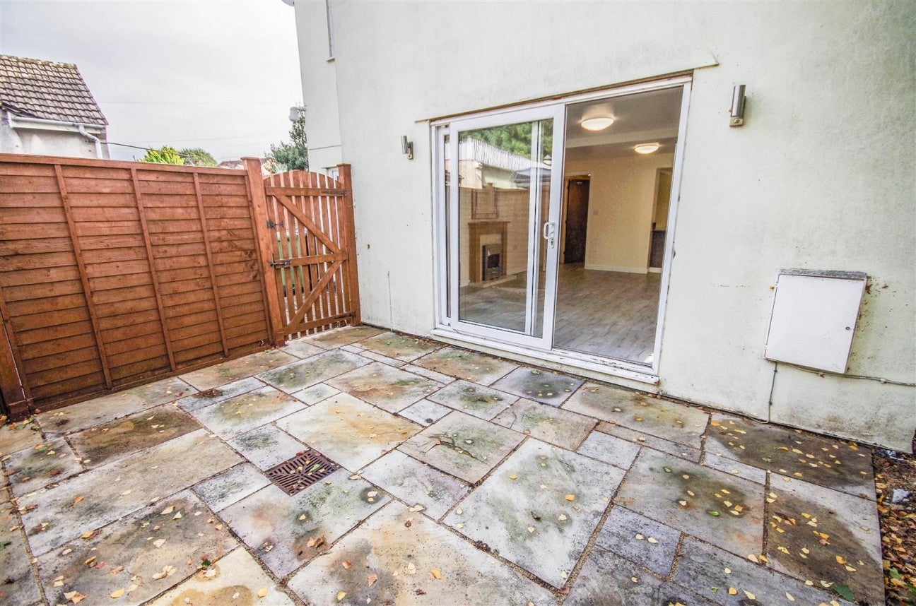 Flat Uley Road in Dursley