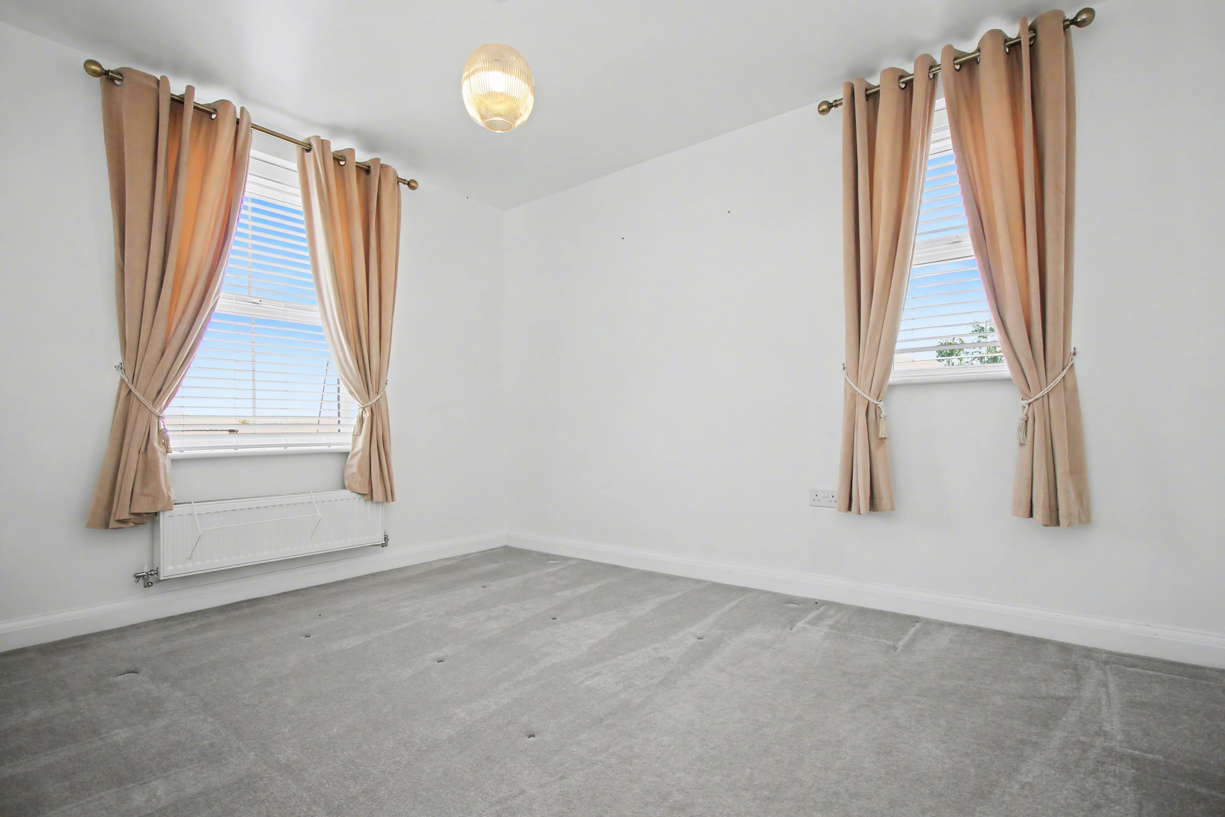 Flat Sandpiper Way in Thrapston