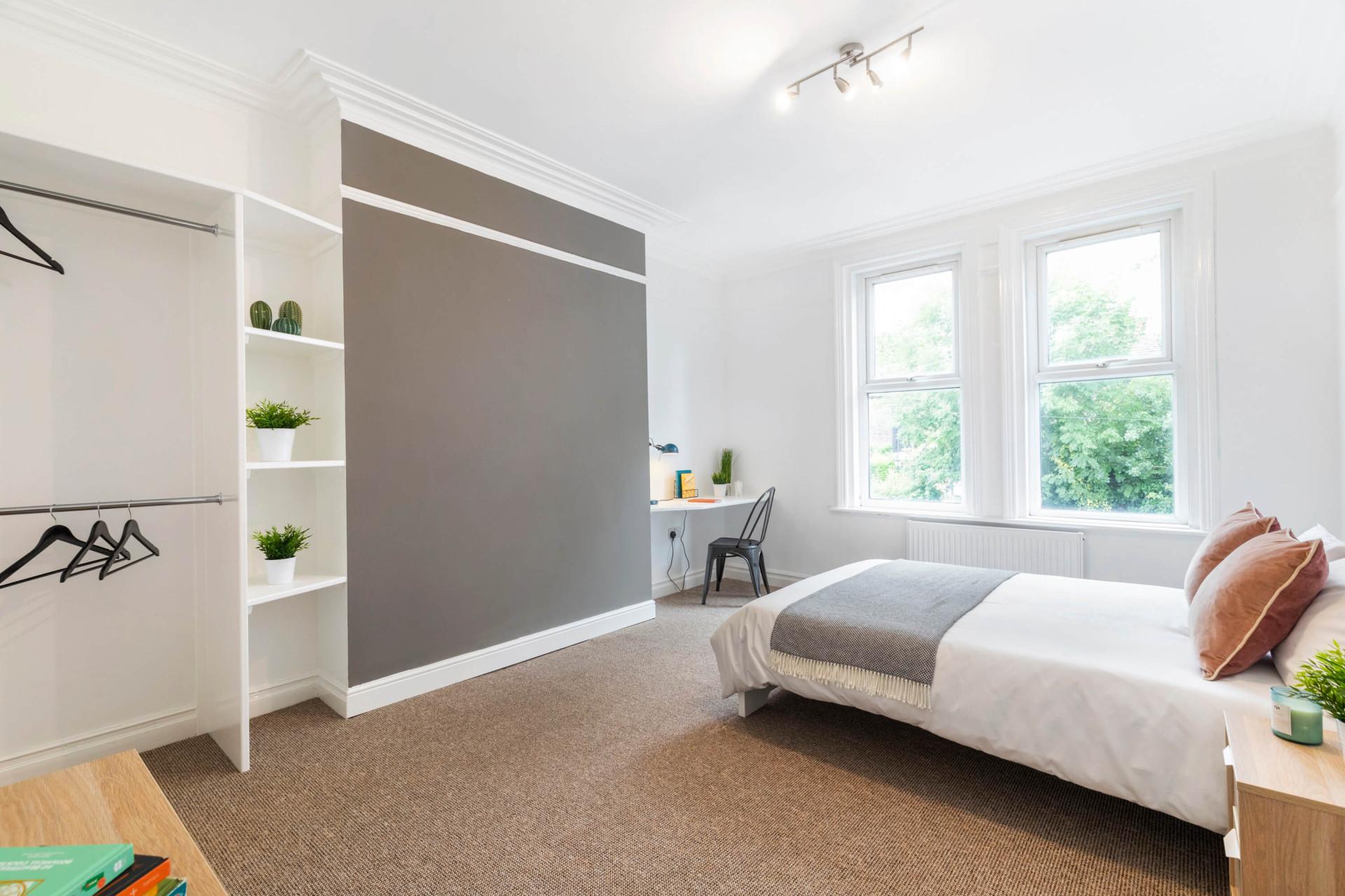 Flat Delph Lane in Leeds