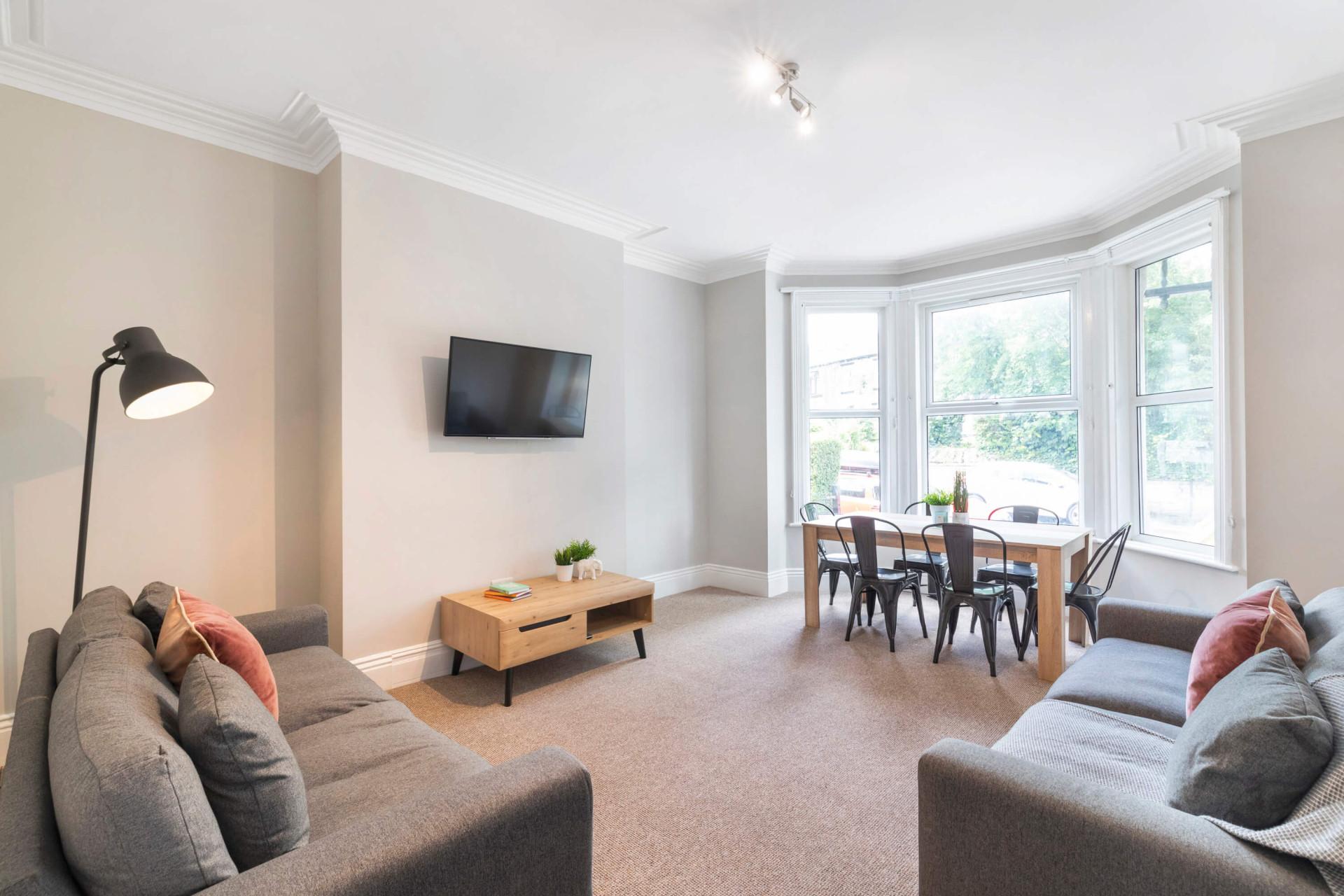 Flat Delph Lane in Leeds