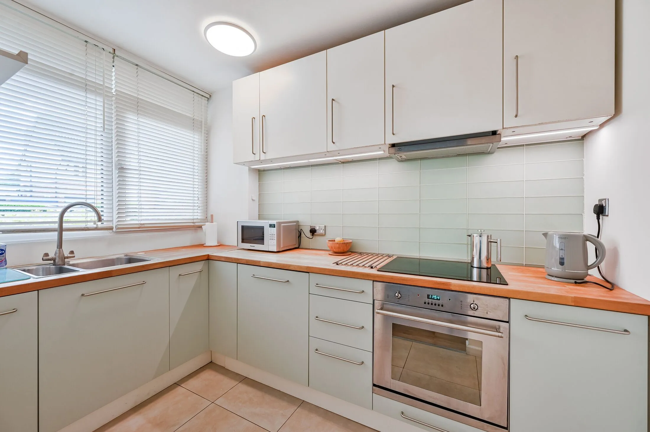 Flat Wricklemarsh Road in Greater London