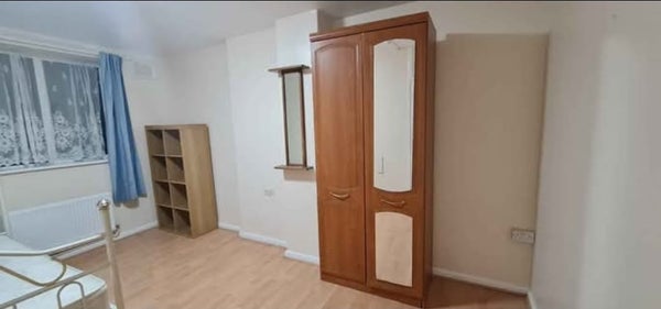 Flat Greenford Avenue in London