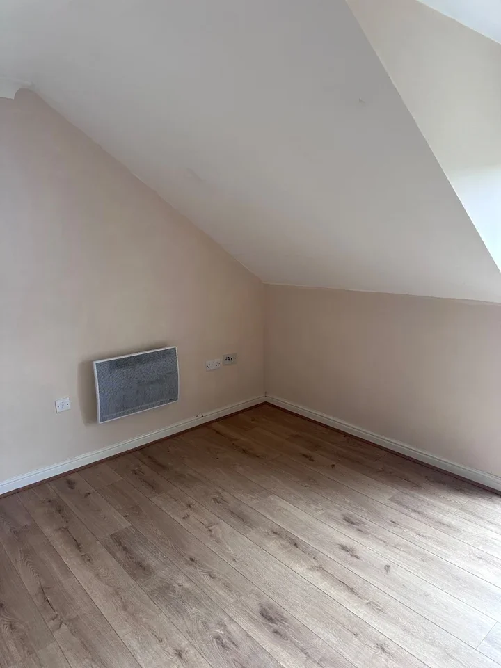 Flat Coopers Rise in High Wycombe Community Board