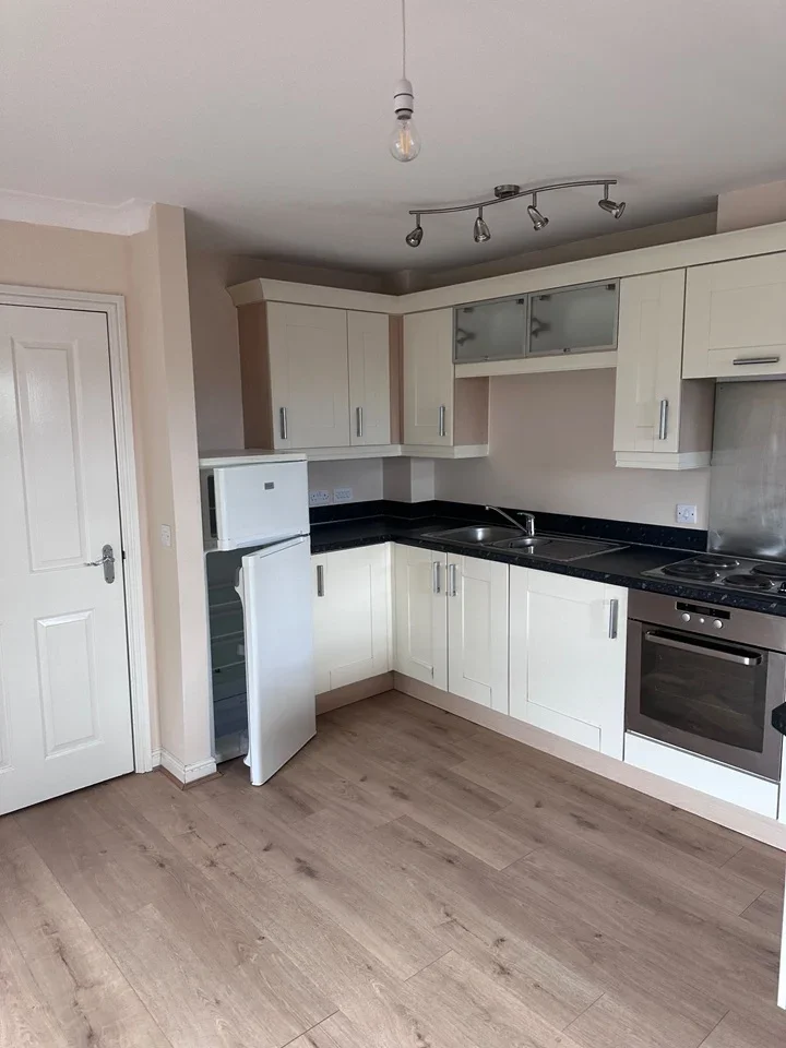 Flat Coopers Rise in High Wycombe Community Board