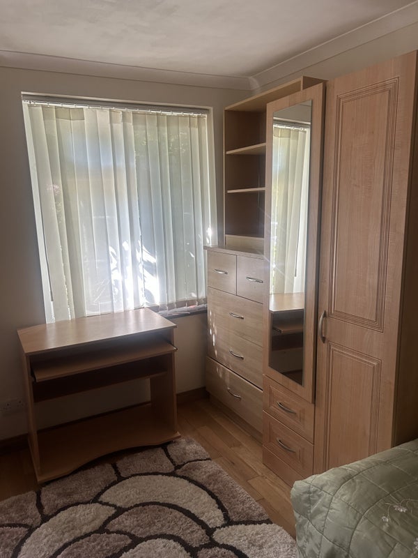 Room Three Bridges Road in Crawley