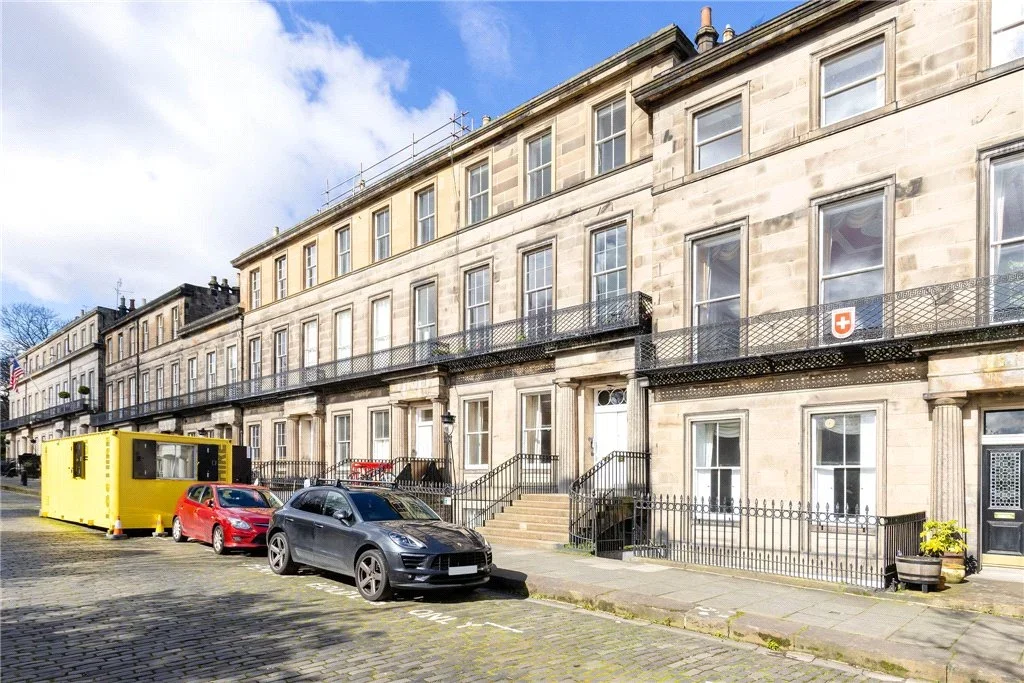 Flat Regent Terrace in City of Edinburgh